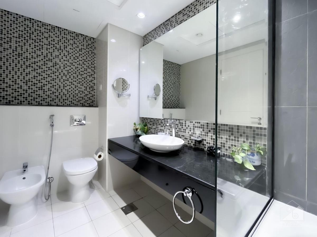 Stunning With Balcony & Incredible Views Dubai