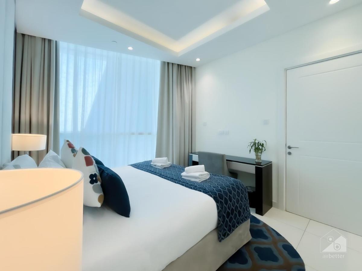 Stunning With Balcony & Incredible Views *
