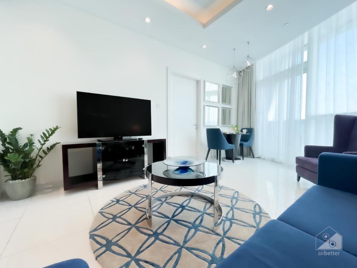 Stunning With Balcony & Incredible Views *