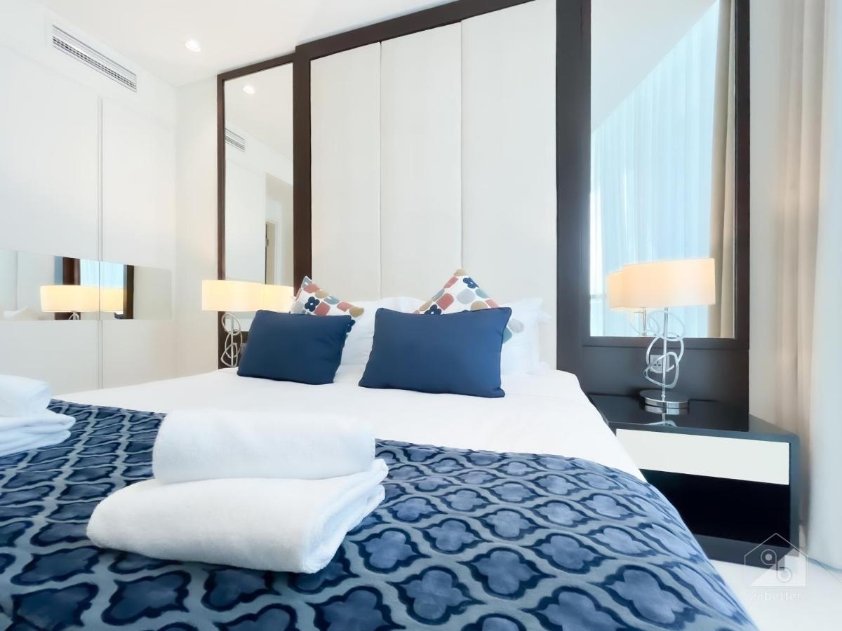 Apartment Stunning With Balcony & Incredible Views *